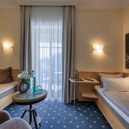 Hotell Starnberger 3*